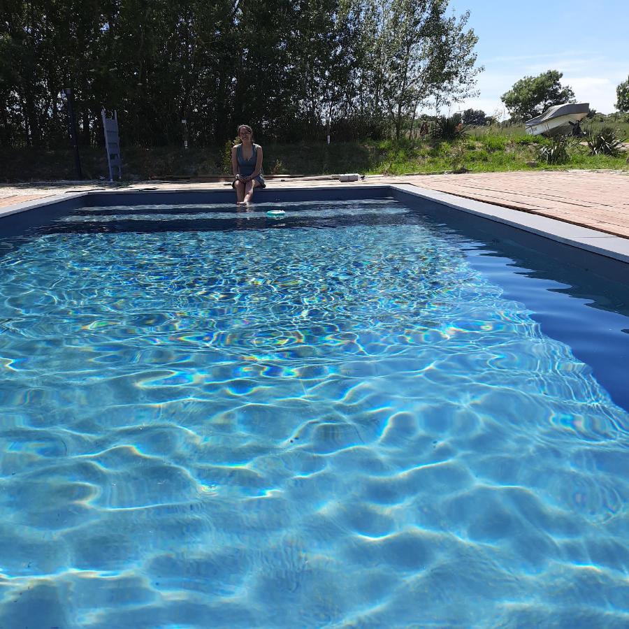Aux Roses De L'Etang Hotel Capestang Kültér fotó