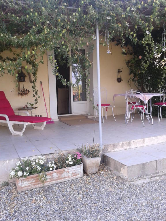 Aux Roses De L'Etang Hotel Capestang Kültér fotó