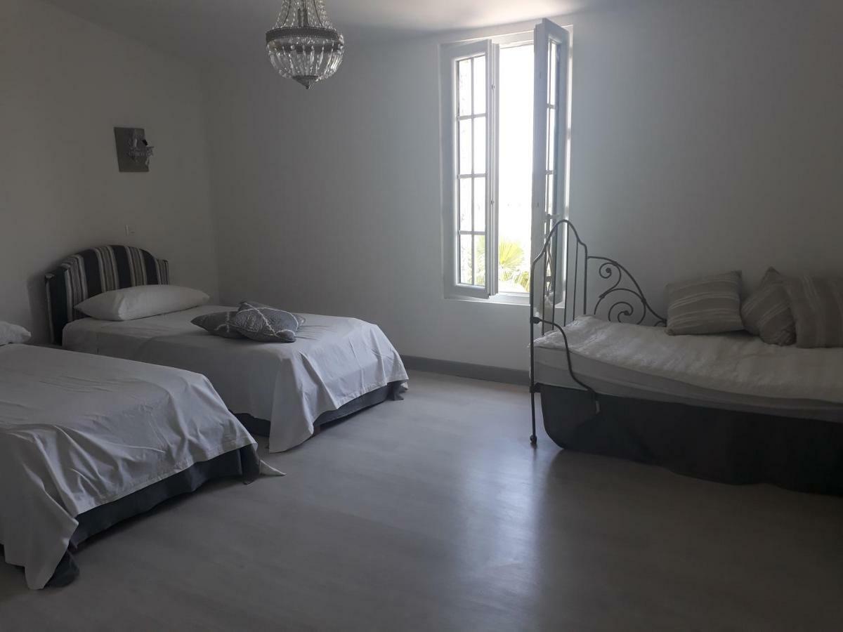 Aux Roses De L'Etang Hotel Capestang Kültér fotó
