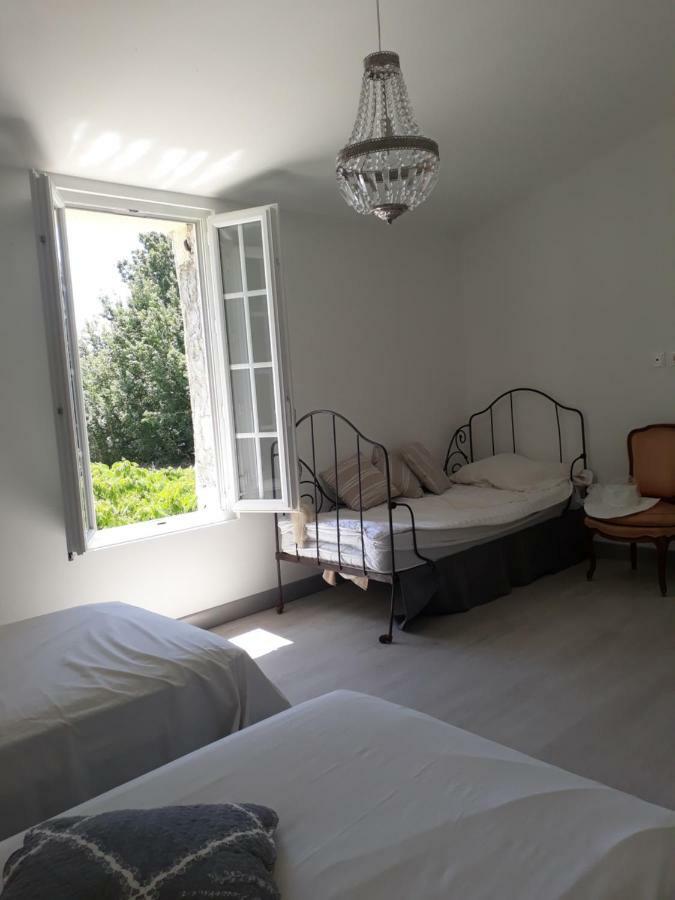 Aux Roses De L'Etang Hotel Capestang Kültér fotó