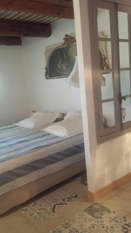 Aux Roses De L'Etang Hotel Capestang Kültér fotó